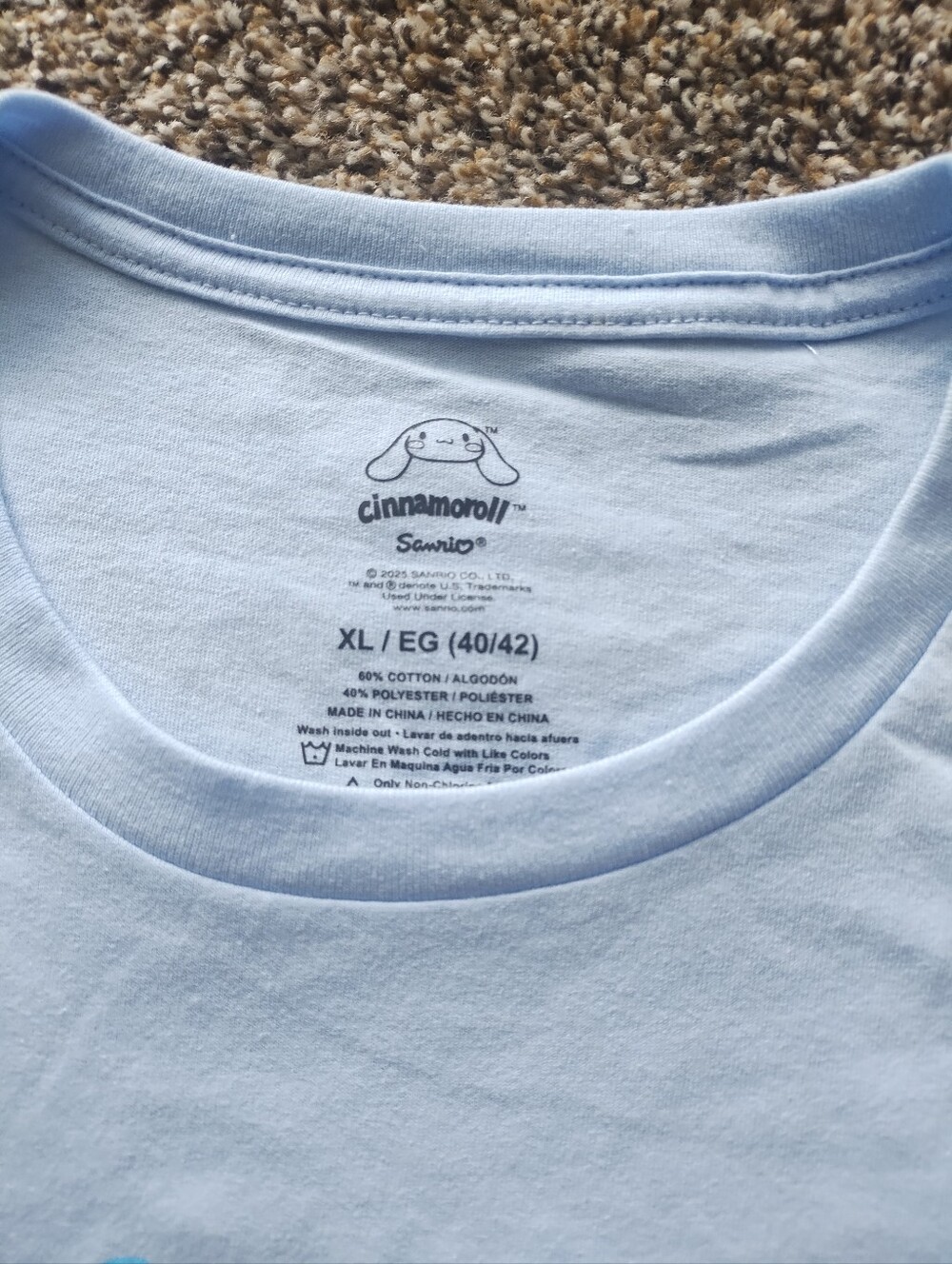 Cinnamoroll Light Blue Graphic Tee - Sanrio - Picture 4 of 6